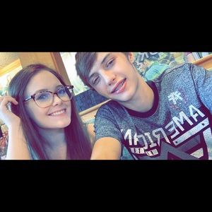 Meet your Posher, Emeleigh